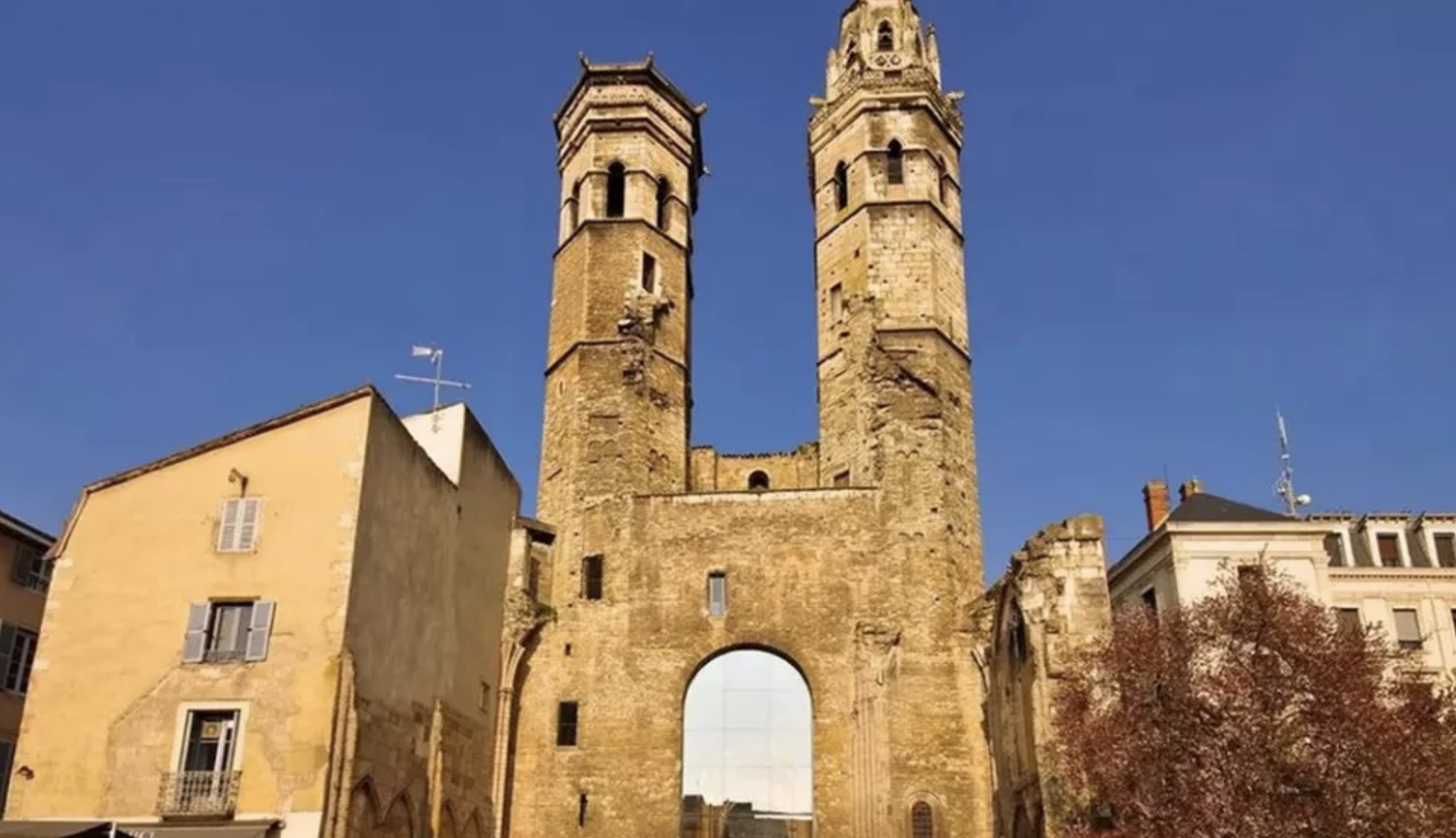 L'ancienne cathédrale Saint-Vincent est classée au titre des Monuments Historiques. (Shutterstock)